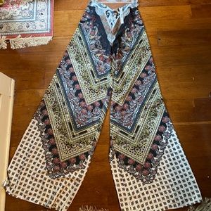 NWT and Olivia Athena Wide Leg Pant Sz 6